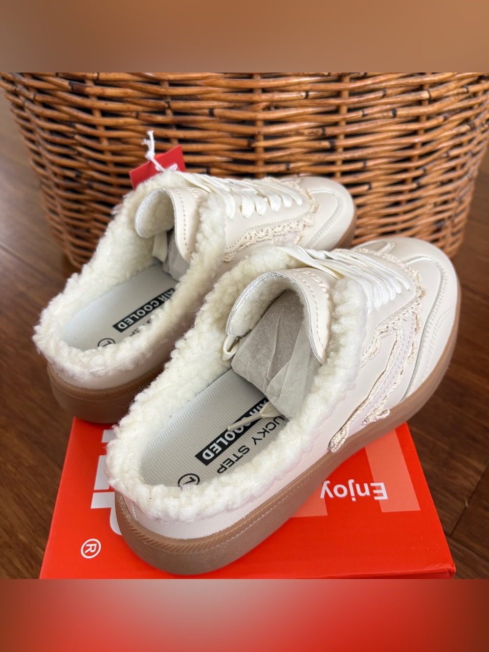 NWT Lucky Step Sneaker Mule Cream Leather Look Crochet Lace Trim Fleece Lined 7 - Picture 6 of 7